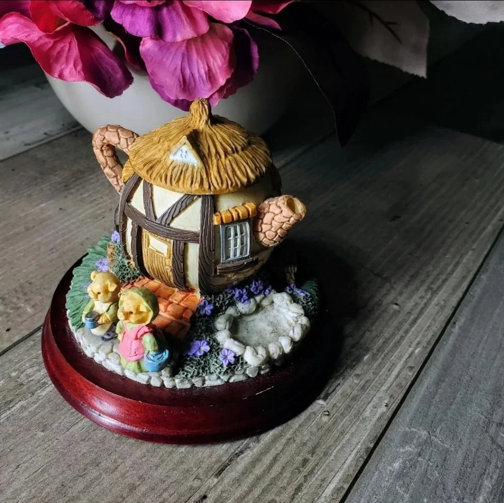 Vintage 1993 Ceramic Trinket Holder Pig House Teapot w/ Lid on Wooden Base